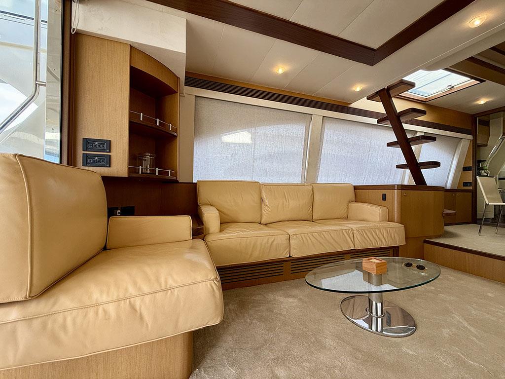 2005 FERRETTI YACHTS 731 